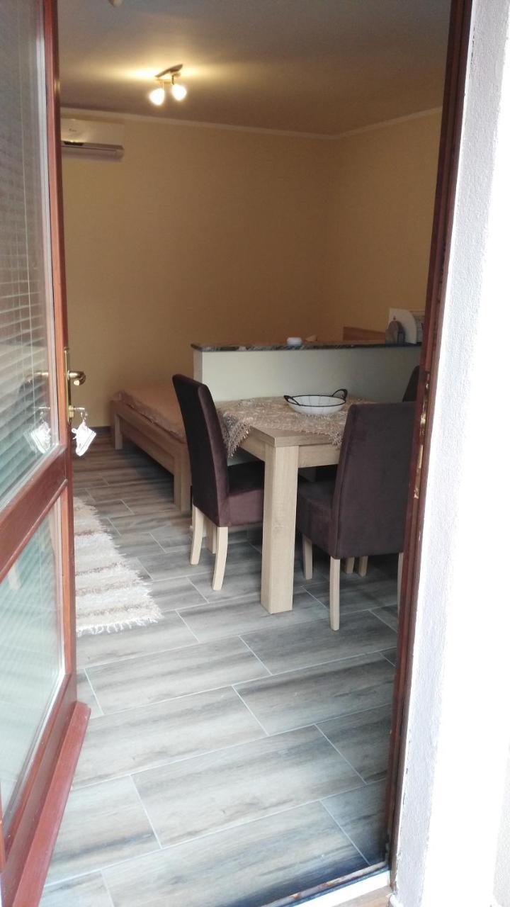 Sofi Apartment Котор Екстериор снимка